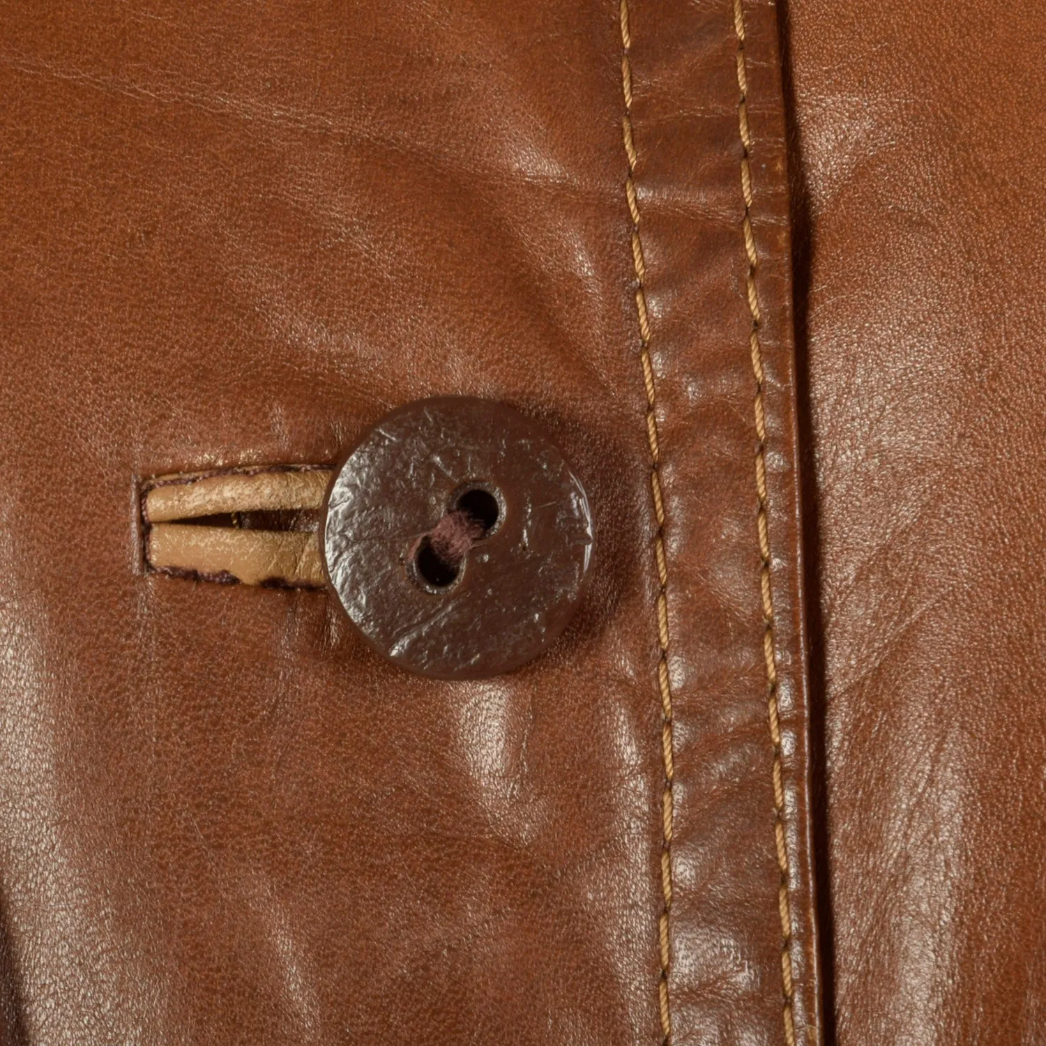 Large 1970s Brown Leather Trench Coat Wide Collar with Great Details