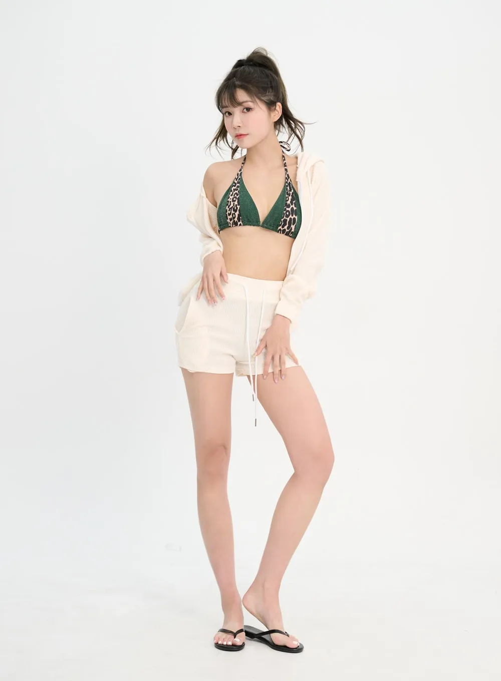 Shorts And Zip-Up Hoodie Set IM302